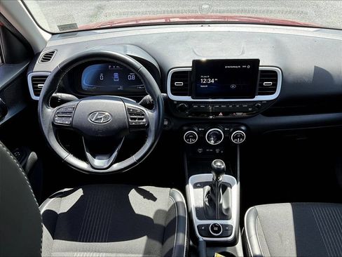 Certified 2023 Hyundai Venue Limited w/ Cargo Package FWD image 5