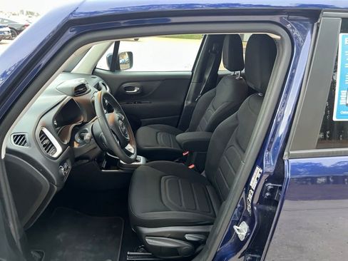 Used 2021 Jeep Renegade Latitude image 46