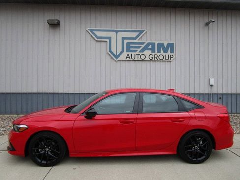 Used 2024 Honda Civic Sport image 4