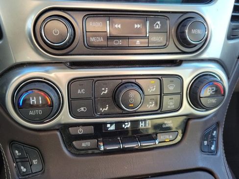 Used 2015 Chevrolet Suburban LTZ image 19