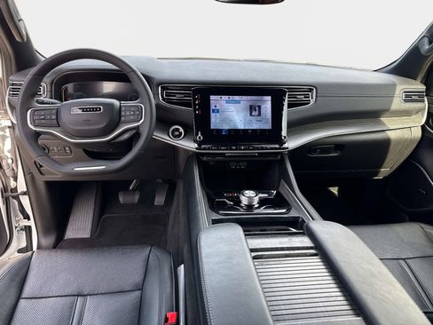 Used 2024 Jeep Wagoneer Series II image 18