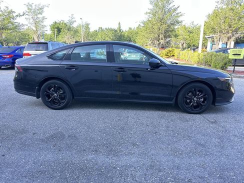 Used 2025 Honda Accord SE image 7