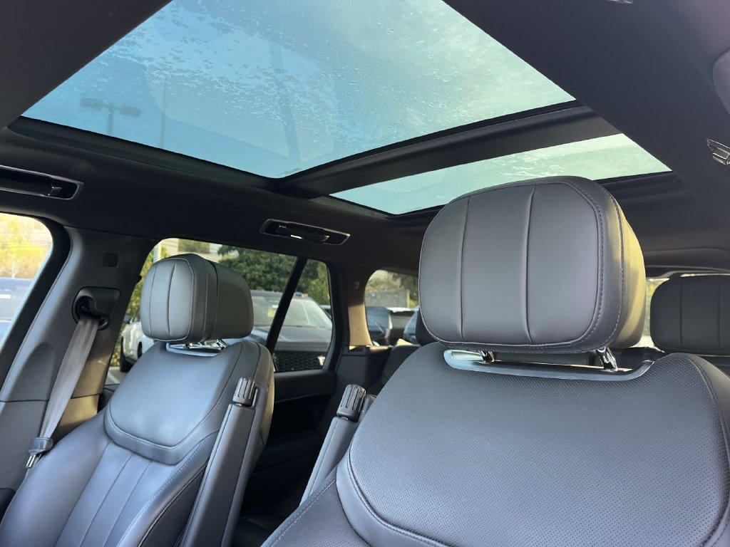 Certified 2023 Land Rover Range Rover SE AWD/4WD image 19
