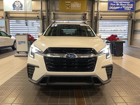 Used 2024 Subaru Ascent Premium w/ Convenience Package image 2