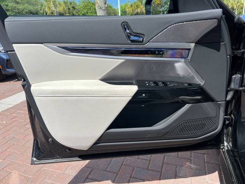 Certified 2025 BMW 740i RWD image 14