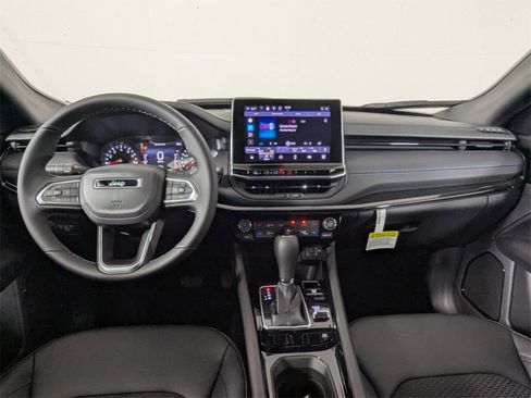 New 2026 Jeep Compass Latitude image 15