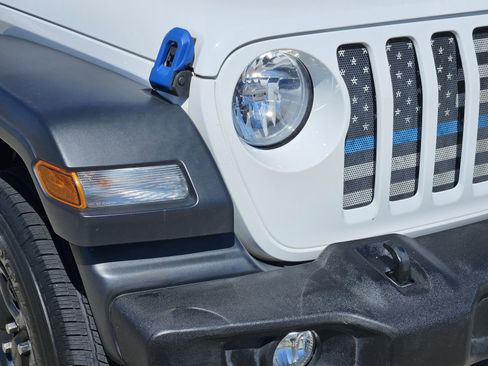 Used 2020 Jeep Gladiator Sport AWD/4WD image 9