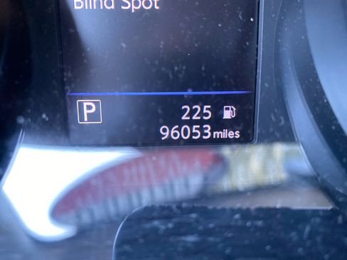 Used 2019 Nissan Rogue SV w/ Premium Package image 10