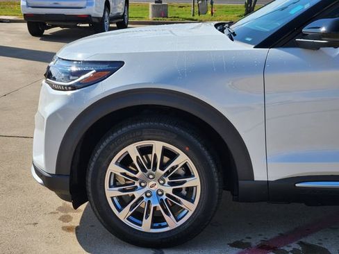 New 2026 Ford Explorer Platinum image 9