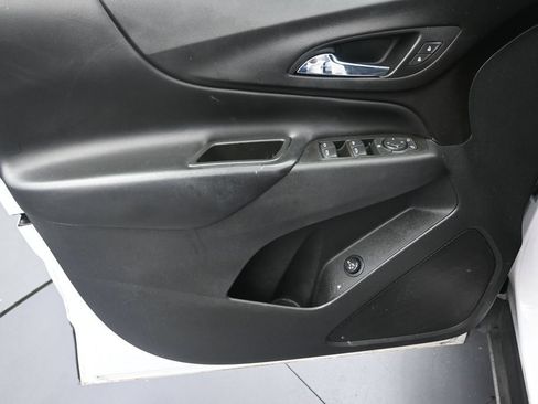 Used 2022 Chevrolet Equinox LT FWD image 11