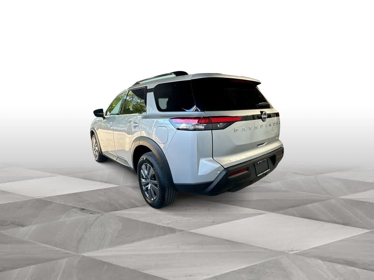 Used 2025 Nissan Pathfinder SV AWD/4WD image 6