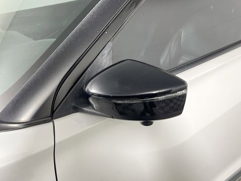 Used 2019 Nissan Kicks SR w/ SR Premium Package image 13