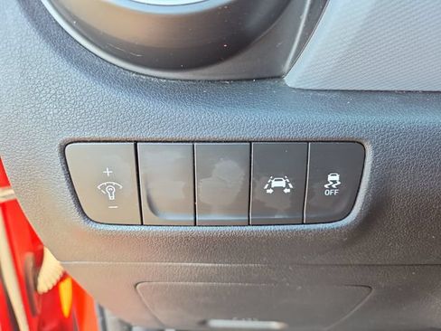 Used 2020 Hyundai Kona SE AWD/4WD image 17