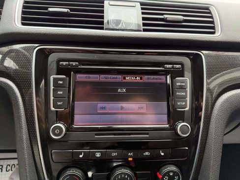 Used 2014 Volkswagen Passat 1.8T SE image 21