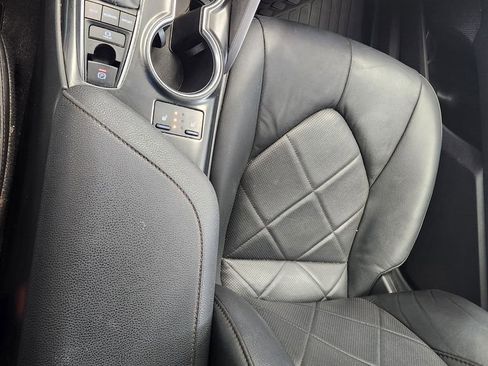 Used 2019 Toyota Camry XLE image 28