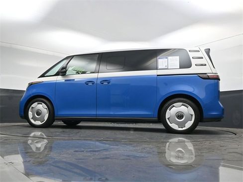 Used 2025 Volkswagen ID. Buzz 1st Edition image 34