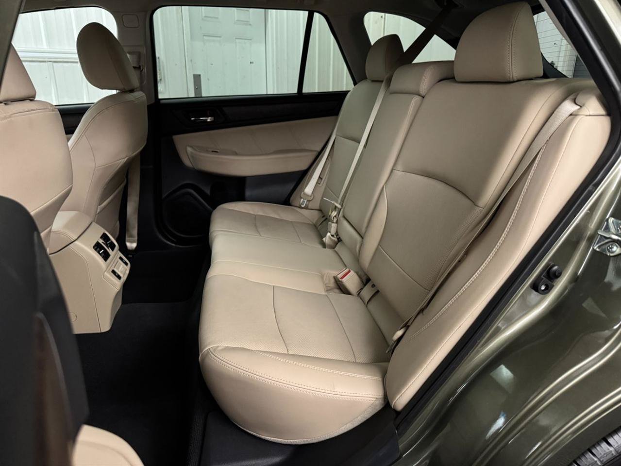 Used 2018 Subaru Outback 3.6R Limited AWD/4WD image 9