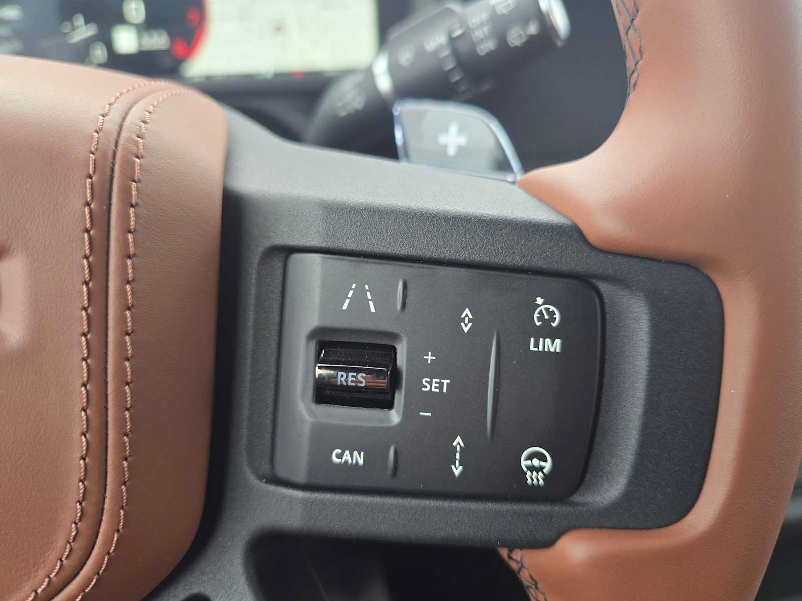 New 2026 Land Rover Defender 110 OCTA AWD/4WD image 31