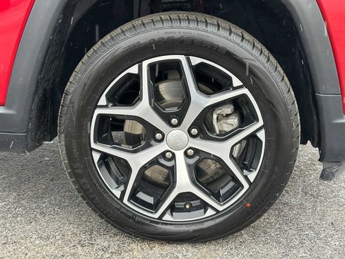 Used 2024 Jeep Compass Limited image 9