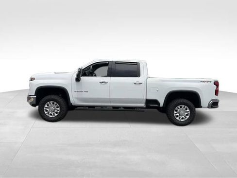 Used 2024 Chevrolet Silverado 2500 LTZ AWD/4WD image 9