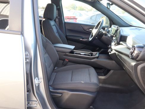 Used 2025 Chevrolet Equinox LT image 23