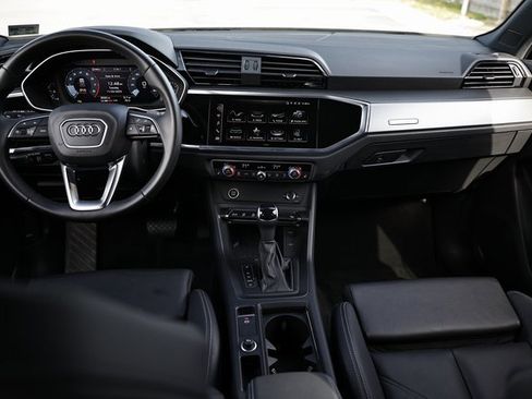 Certified 2025 Audi Q3 2.0T Premium w/ Convenience Package image 27