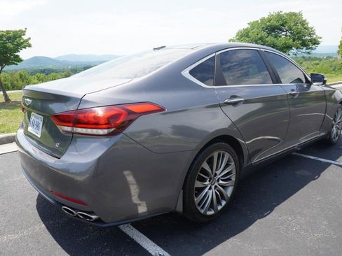 Used 2015 Hyundai Genesis 5.0 RWD image 17