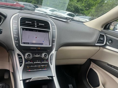 Used 2019 Lincoln Nautilus Select AWD/4WD image 14