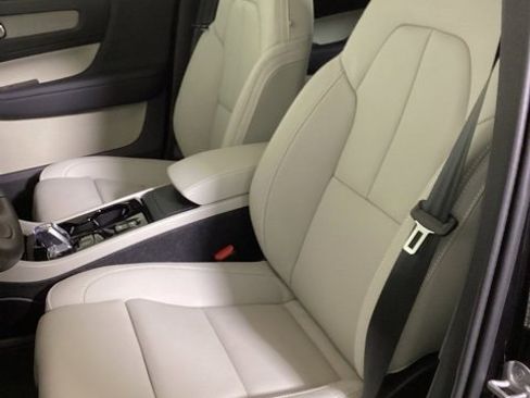 New 2025 Volvo XC40 B5 Ultra w/ Climate Package image 12