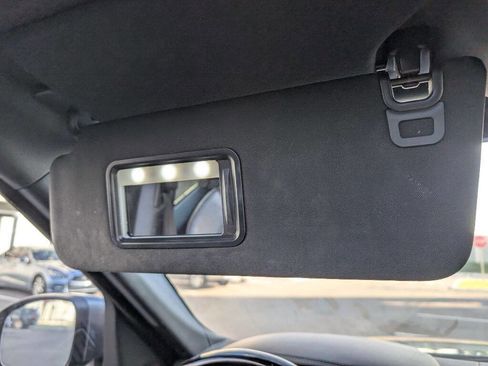 Used 2016 Land Rover Range Rover Sport HSE image 32