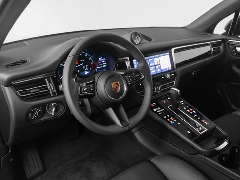 Used 2025 Porsche Macan image 4
