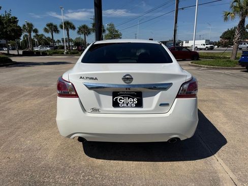 Used 2013 Nissan Altima 2.5 FWD image 4