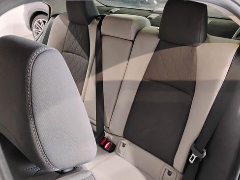 Used 2020 Toyota Corolla LE image 15