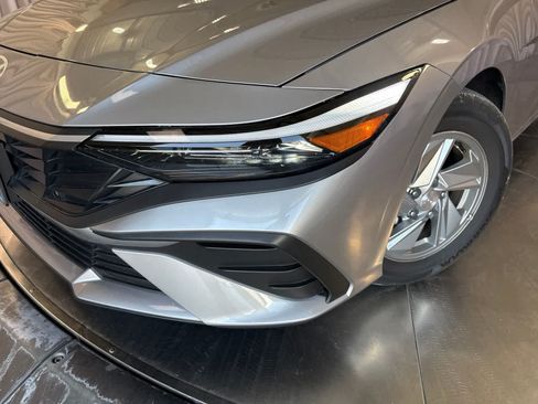 Certified 2026 Hyundai Elantra SE FWD image 9