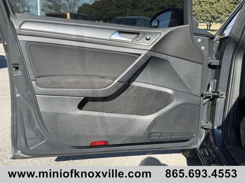 Used 2019 Volkswagen e-Golf SE image 12