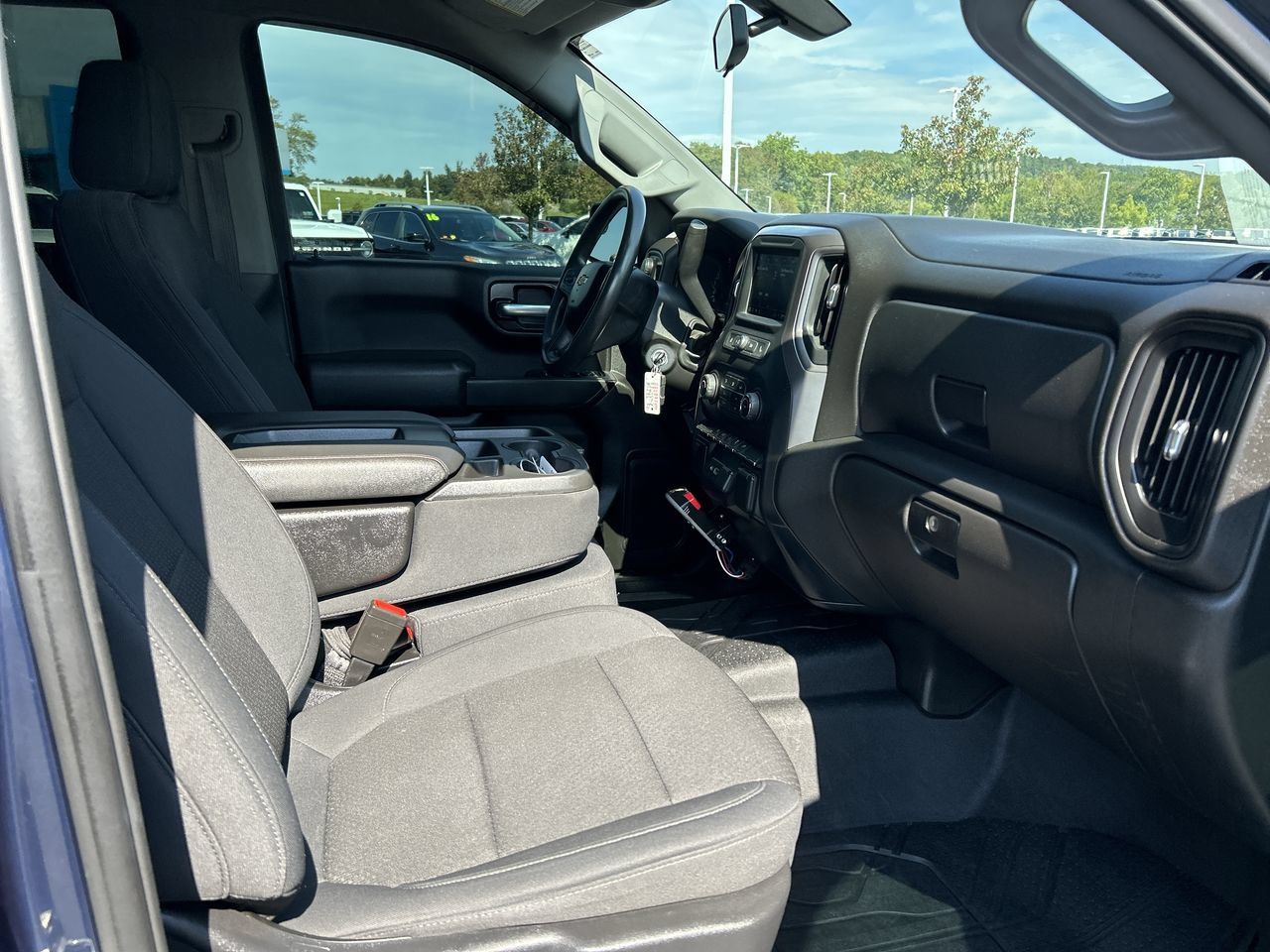 Used 2021 Chevrolet Silverado 1500 Custom AWD/4WD image 15