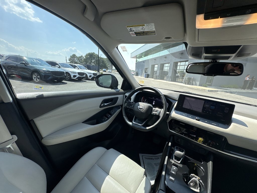 Used 2025 Nissan Rogue SL FWD image 18