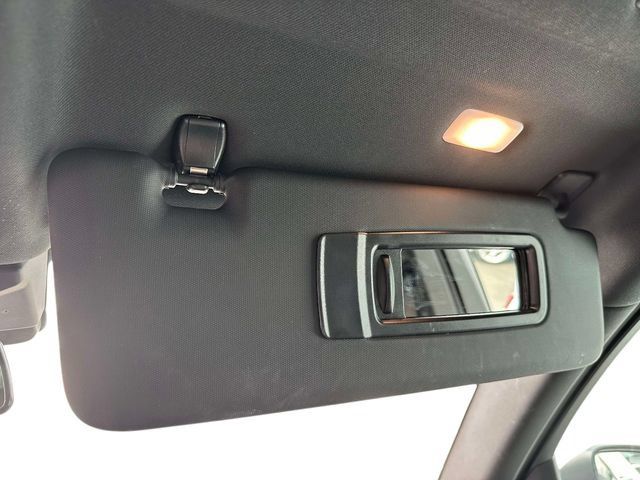 Used 2025 BMW X5 xDrive50e AWD/4WD image 39