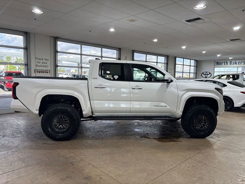 New 2026 Toyota Tacoma SR5 AWD/4WD image 3