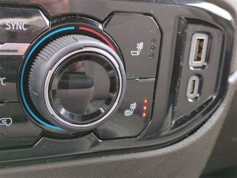 Used 2025 Chevrolet Silverado 1500 LT image 23