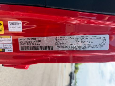 Used 2024 Jeep Wrangler Unlimited Sport AWD/4WD image 31