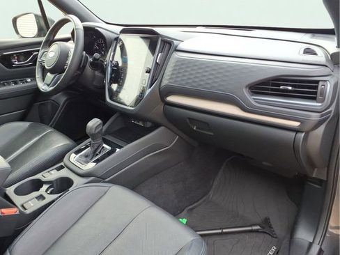 Used 2025 Subaru Forester Limited AWD/4WD image 27