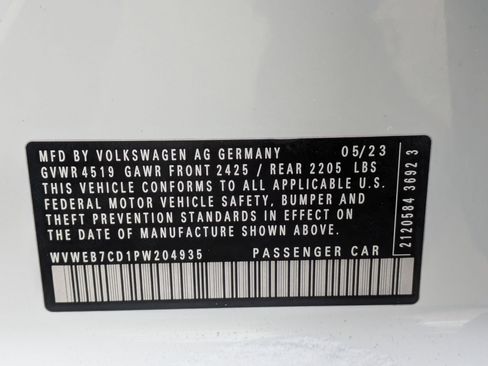 Used 2023 Volkswagen Golf R image 35