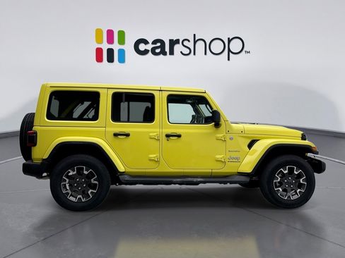 Used 2024 Jeep Wrangler Unlimited Sahara w/ Technology Group image 6