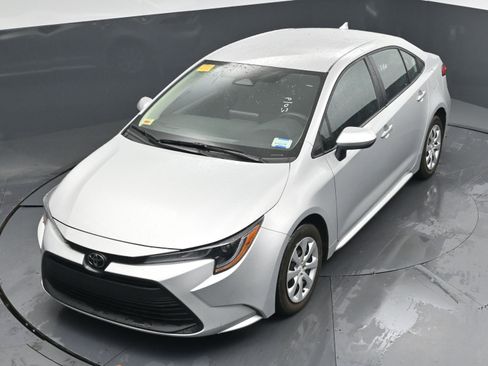 Certified 2024 Toyota Corolla LE image 30