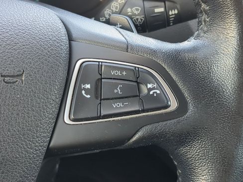Used 2018 Ford Escape Titanium w/ Ford Safe & Smart Package AWD/4WD image 19