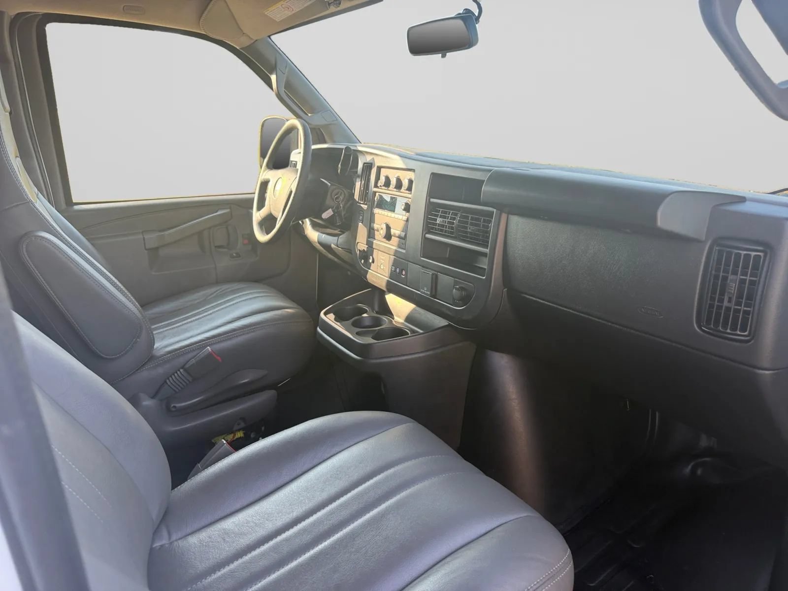 Used 2025 Chevrolet Express 2500 w/ Driver Convenience Package RWD image 32