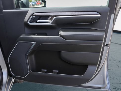 Used 2025 Chevrolet Silverado 2500 LTZ image 30