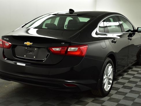 Used 2016 Chevrolet Malibu LT image 4