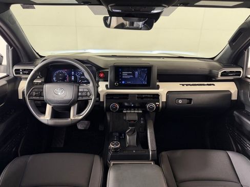 Used 2024 Toyota Tacoma TRD Off-Road image 17